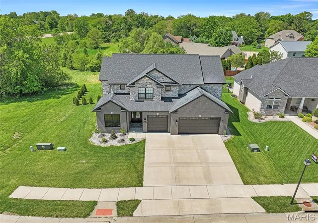 Homes for sale in Edwardsville, IL | 1623 Oglesby Dr, Edwardsville, IL 62025 | MLS# MIS26022848