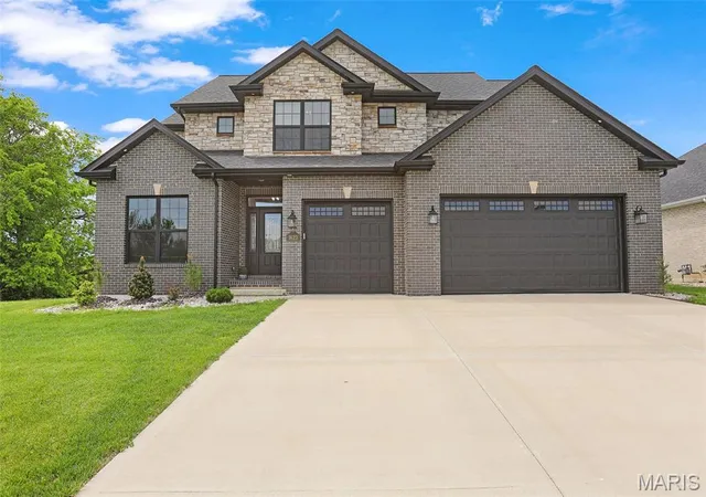 Homes for sale in Edwardsville, IL | 1623 Oglesby Dr, Edwardsville, IL 62025 | MLS# MIS26022848