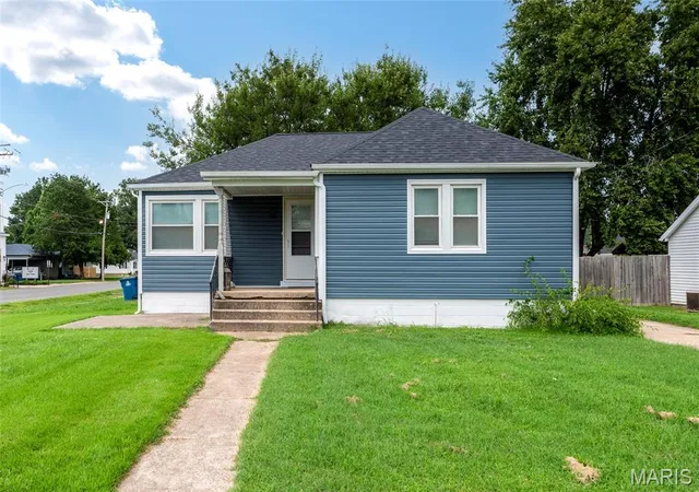 1st image of 110 W 4t St, Saint Jacob, IL 62281 | MLS# MIS26022879