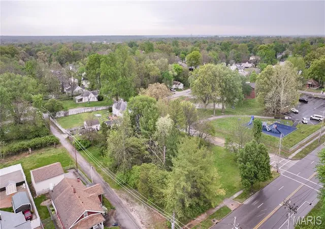 1st image of 0 Washington Ave, Alton, IL 62002 | MLS# MIS26022913
