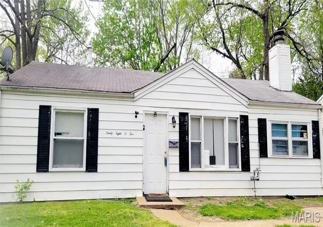 Photo 1 of Single family home for sale at 9805 Dennis Dr, Saint Louis, MO 63136 | MLS# MIS26022935 | Listing updated on 2026-04-18