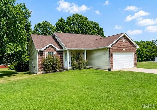 2nd image of 21053 Larson Rd, Waynesville, MO 65583 | MLS# MIS26023014