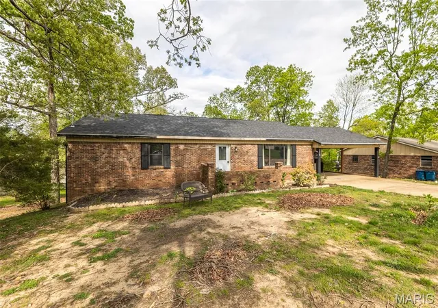 3rd image of 2010 Schweitzer Dr, Poplar Bluff, MO 63901 | MLS# MIS26023060