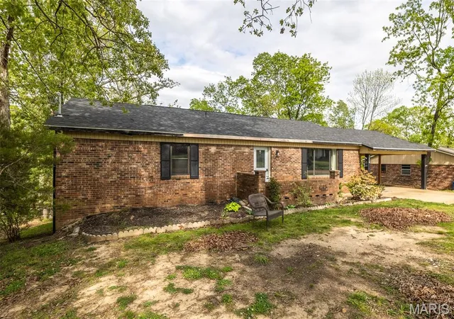 4th image of 2010 Schweitzer Dr, Poplar Bluff, MO 63901 | MLS# MIS26023060