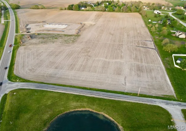 Homes for sale in Highland, IL | 00 Us Hwy 40, Highland, IL 62249 | MLS# MIS26023075