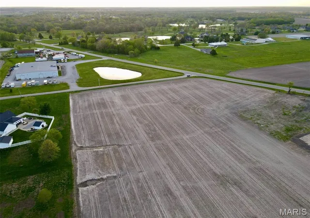Homes for sale in Highland, IL | 00 Us Hwy 40, Highland, IL 62249 | MLS# MIS26023075