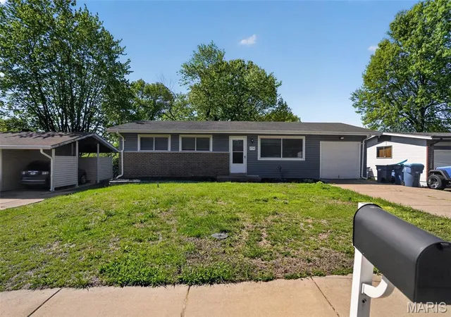 2nd image of 1752 Hudson Rd, St Louis, MO 63136 | MLS# MIS26023115