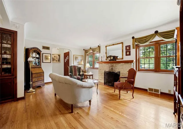 Photo 4 of Single family home for sale at 8015 New Hvn Ave, Saint Louis, MO 63123 | MLS# MIS26023135 | Listing updated on 2026-10-05