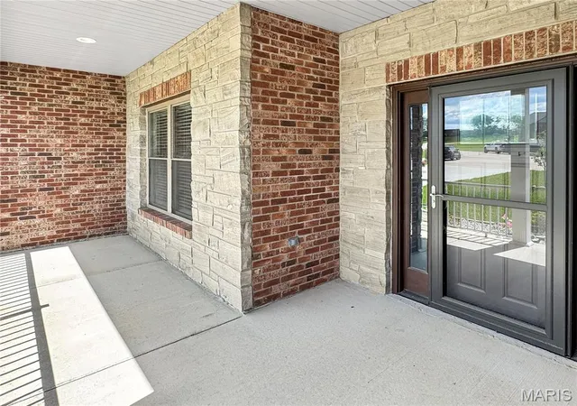 31st image of 821 Destiny Dr, Villa Ridge, MO 63089 | MLS# MIS26023167
