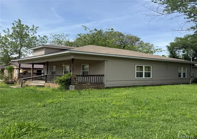 Homes for sale in Lebanon, MO | 410 Harrison Ave, Lebanon, MO 65536 | MLS# MIS26023175
