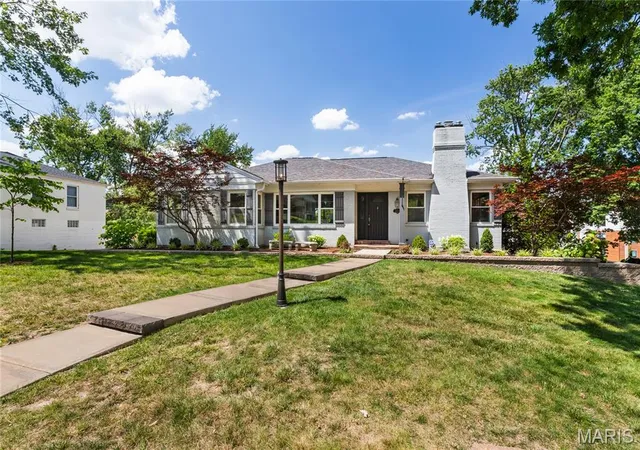 Homes for sale in University City, MO | 8701 Washington Ave, University City, MO 63124 | MLS# MIS26023189