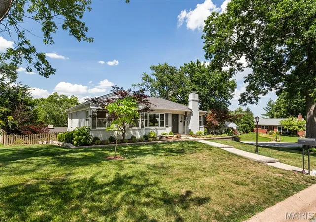 Homes for sale in University City, MO | 8701 Washington Ave, University City, MO 63124 | MLS# MIS26023189