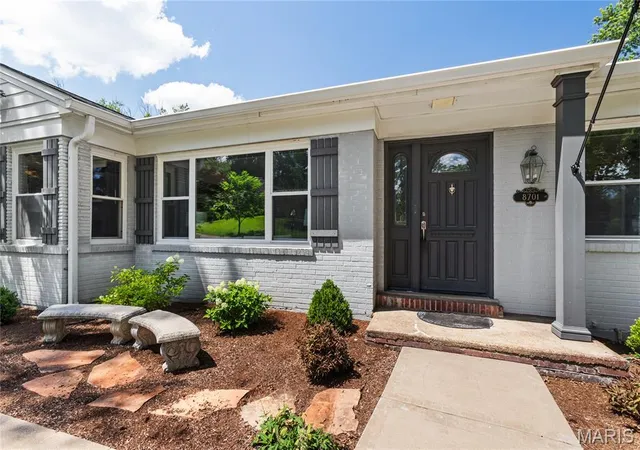 Homes for sale in University City, MO | 8701 Washington Ave, University City, MO 63124 | MLS# MIS26023189
