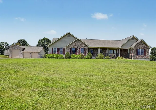 Photo 2 of Single family home for sale at 2523 Sunnyside Rd, Festus, MO 63028 | MLS# MIS26023230 | Listing updated on 2026-10-09
