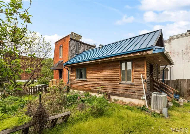 Photo 4 of Single family home for sale at 1871 Madison St, Saint Louis, MO 63106 | MLS# MIS26023246 | Listing updated on 2026-08-31