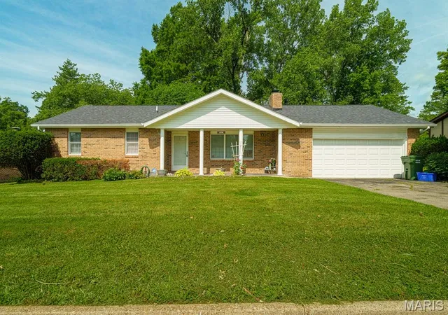 Homes for sale in Rolla, MO | 106 Steeplechase Rd, Rolla, MO 65401 | MLS# MIS26023354