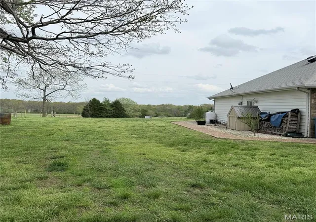 Homes for sale in Lebanon, MO | 24306 Parade Dr, Lebanon, MO 65536 | MLS# MIS26023358