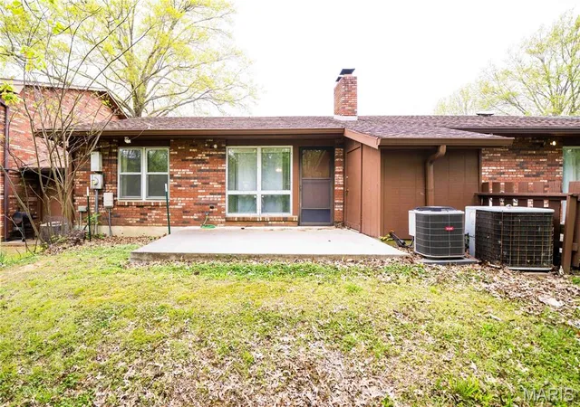Homes for sale in Cape Girardeau, MO | 1330 N Sprigg St #2, Cape Girardeau, MO 63701 | MLS# MIS26023398