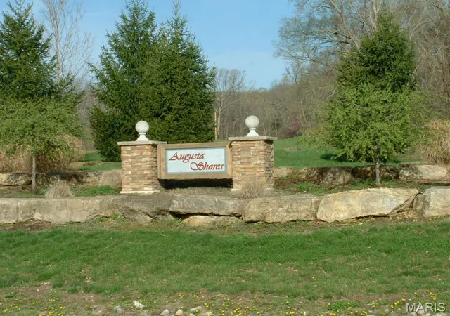 Homes for sale in Augusta, MO | 329 Berg Crossing Dr, Augusta, MO 63332 | MLS# MIS26023399