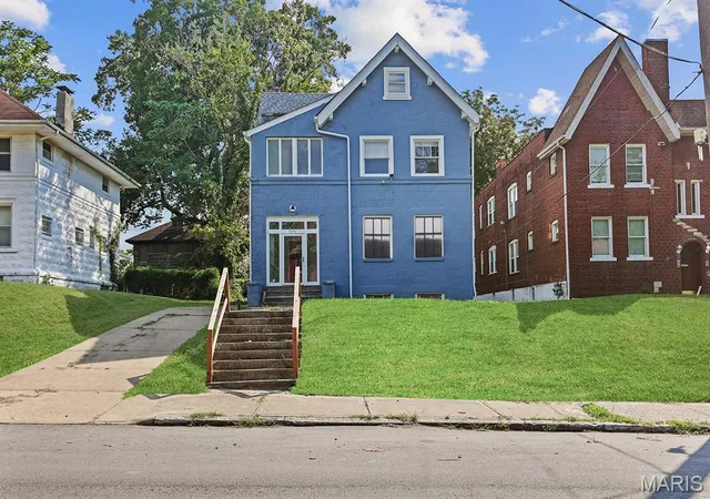 Photo 1 of Single family home for sale at 5946 Julian Ave, Saint Louis, MO 63112 | MLS# MIS26023401 | Listing updated on 2026-04-18