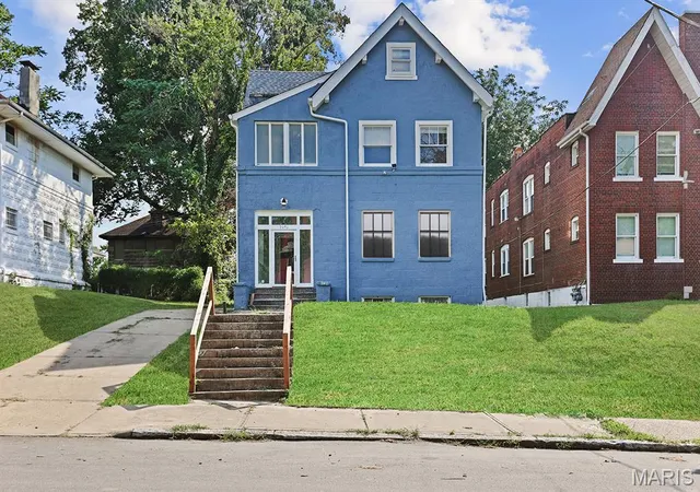 Photo 3 of Single family home for sale at 5946 Julian Ave, Saint Louis, MO 63112 | MLS# MIS26023401 | Listing updated on 2026-04-18