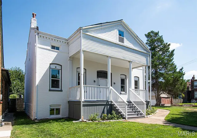 Photo 2 of Single family home for sale at 4136 Pennsylvania Ave, Saint Louis, MO 63118 | MLS# MIS26023422 | Listing updated on 2026-10-10