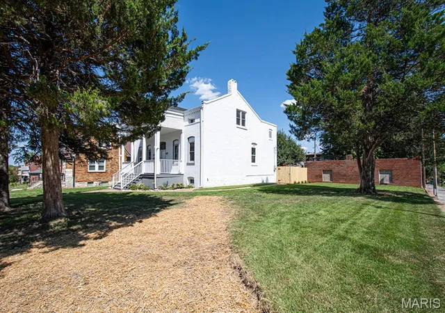 Photo 3 of Single family home for sale at 4136 Pennsylvania Ave, Saint Louis, MO 63118 | MLS# MIS26023422 | Listing updated on 2026-10-10