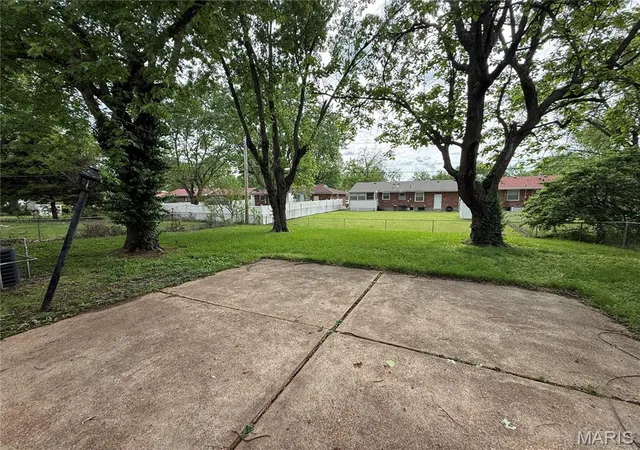18th image of 325 Rand Dr, Saint Louis, MO 63135 | MLS# MIS26023599
