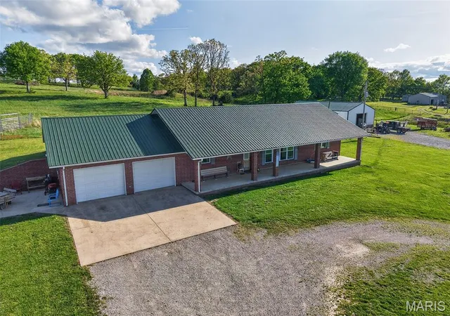 Photo 3 of Single family home for sale at 23856 Dove Rd, Lebanon, MO 65536 | MLS# MIS26023601 | Listing updated on 2026-04-28