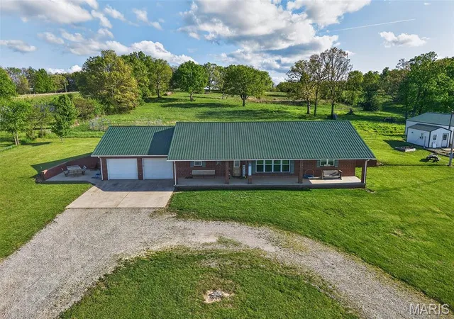 Photo 4 of Single family home for sale at 23856 Dove Rd, Lebanon, MO 65536 | MLS# MIS26023601 | Listing updated on 2026-04-28