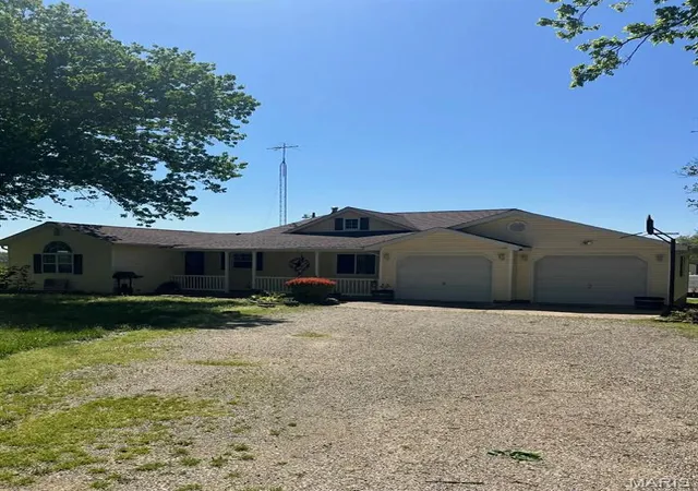 Homes for sale in Cuba, MO | 3848 E Lindburg Rd, Cuba, MO 65453 | MLS# MIS26023643