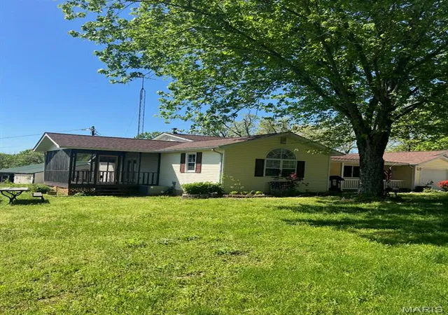 Homes for sale in Cuba, MO | 3848 E Lindburg Rd, Cuba, MO 65453 | MLS# MIS26023643