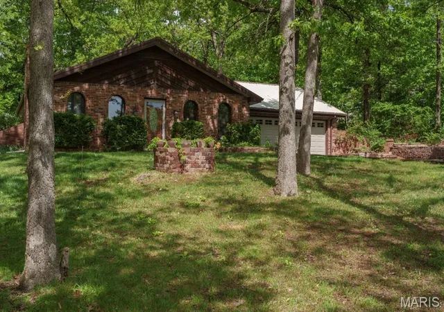 Homes for sale in De Soto, MO | 16 Monte Rosa Dr, De Soto, MO 63020 | MLS# MIS26023653