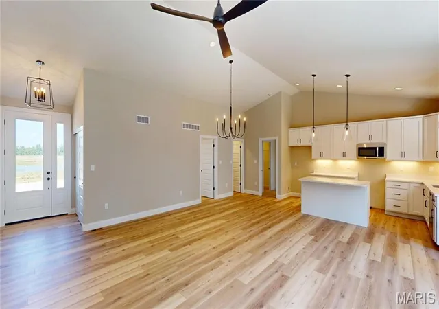 Photo 3 of Single family home for sale at 130 River Grv Ct, O Fallon, MO 63366 | MLS# MIS26023674 | Listing updated on 2026-10-26