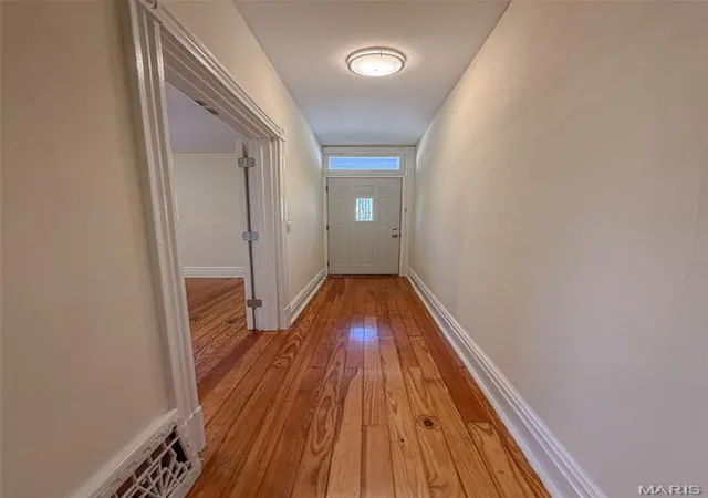 Photo 3 of Sale Pending at 6914 Waldemar Ave, Saint Louis, MO 63139 | MLS# MIS26023717 | Listing updated on 2026-05-27