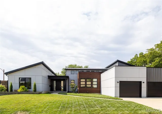 Photo 1 of Single family home for sale at 6906 Bruno Ave, St Louis, MO 63139 | MLS# MIS26023732 | Listing updated on 2026-09-08