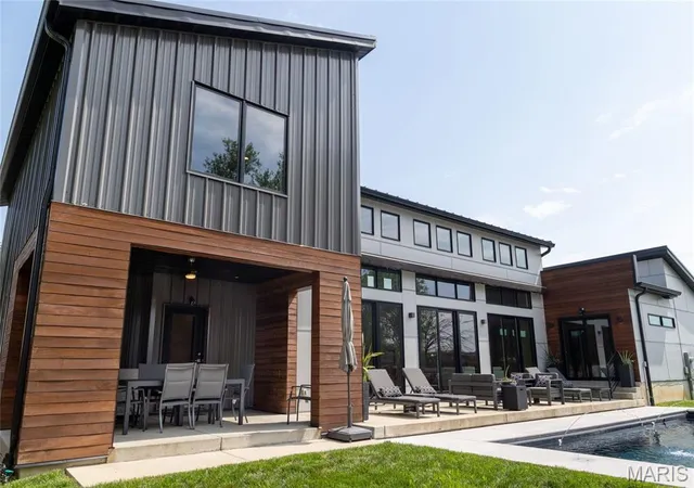 Photo 3 of Single family home for sale at 6906 Bruno Ave, St Louis, MO 63139 | MLS# MIS26023732 | Listing updated on 2026-09-08