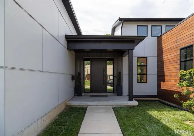 Photo 3 of Single family home for sale at 6906 Bruno Ave, St Louis, MO 63139 | MLS# MIS26023732 | Listing updated on 2026-09-08