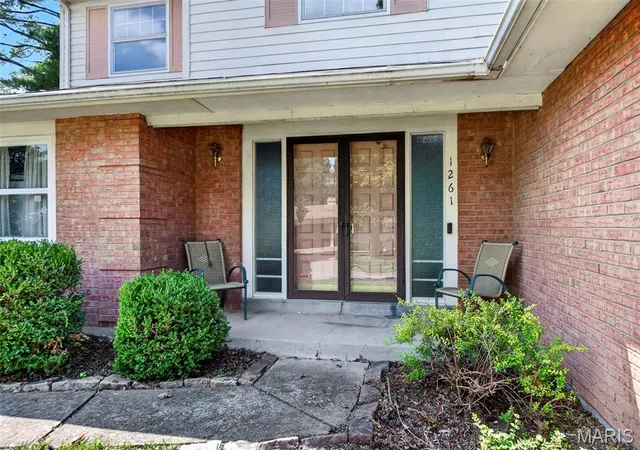 Homes for sale in Ballwin, MO | 1261 Jade Wind Cir, Ballwin, MO 63011 | MLS# MIS26023763