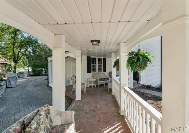 Photo 4 of Single family home for sale at 2333 Ossenfort Rd, Wildwood, MO 63038 | MLS# MIS26023781 | Listing updated on 2026-10-09