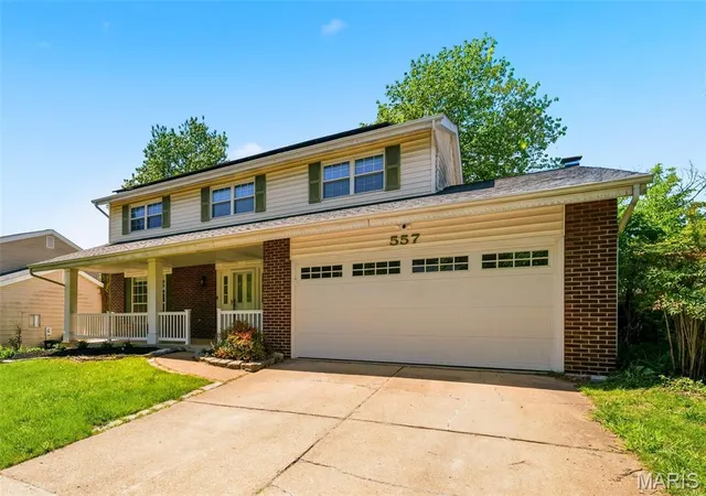 3rd image of 557 May Valley Dr, Fenton, MO 63026 | MLS# MIS26023805