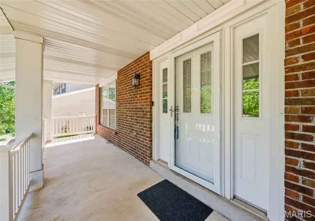 4th image of 557 May Valley Dr, Fenton, MO 63026 | MLS# MIS26023805