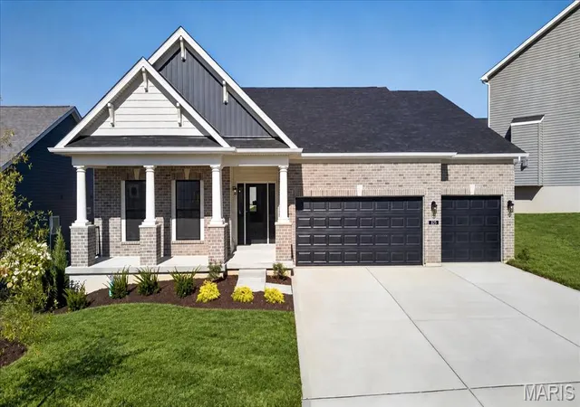 Photo 3 of Single family home for sale at 325 Healthy Wy, Saint Charles, MO 63304 | MLS# MIS26023818 | Listing updated on 2026-10-27