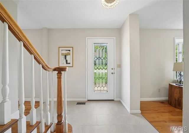 Homes for sale in Ballwin, MO | 463 Maymont Dr, Ballwin, MO 63011 | MLS# MIS26023822