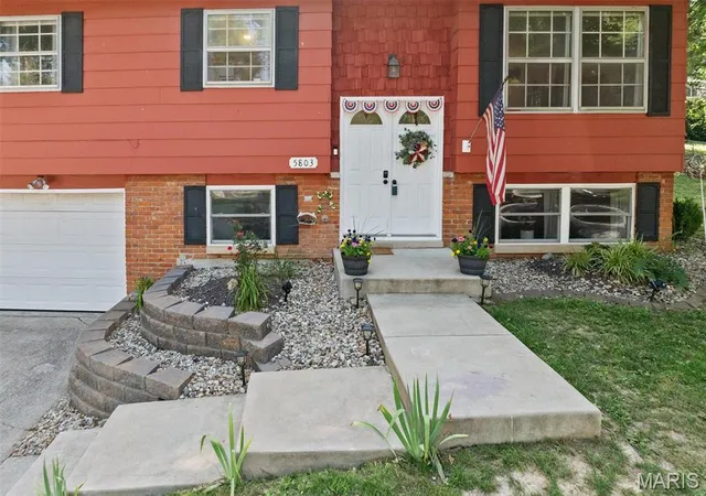 Homes for sale in Godfrey, IL | 5803 Piasa Trl, Godfrey, IL 62035 | MLS# MIS26023847