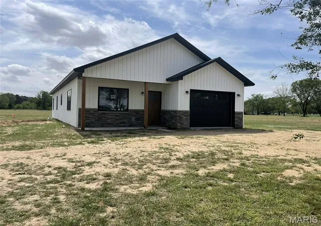 Photo 1 of Single family home for sale at 907 Arnold, Malden, MO 63863 | MLS# MIS26023849 | Listing updated on 2026-10-15