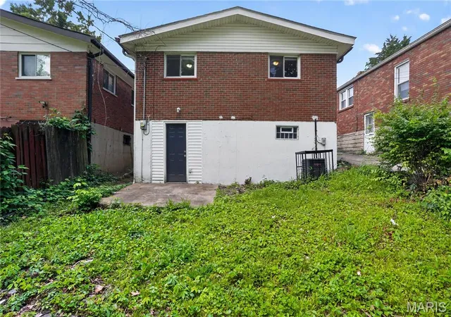 4th image of 6751 Kenwood Dr, St Louis, MO 63121 | MLS# MIS26023880
