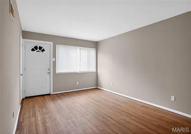5th image of 6751 Kenwood Dr, St Louis, MO 63121 | MLS# MIS26023880