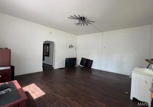 Homes for sale in Belleville, IL | 1301 N Charles St, Belleville, IL 62221 | MLS# MIS26023894