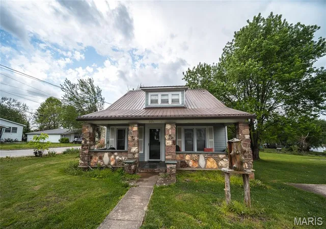Homes for sale in Salem, MO | 705 E Gibbs St, Salem, MO 65560 | MLS# MIS26023907